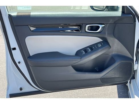 Used 2024 Honda Civic EX-L image 11