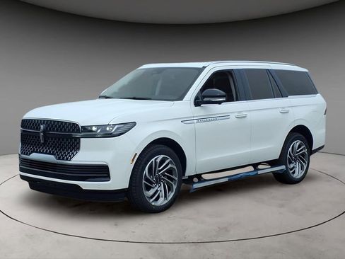 New 2026 Lincoln Navigator Reserve AWD/4WD image 1