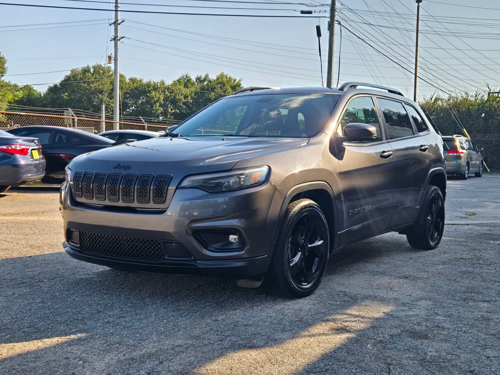 Used 2020 Jeep Cherokee Latitude Plus FWD image 2
