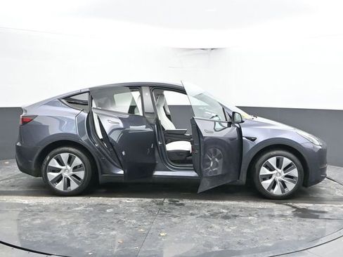 Used 2023 Tesla Model Y Long Range image 57