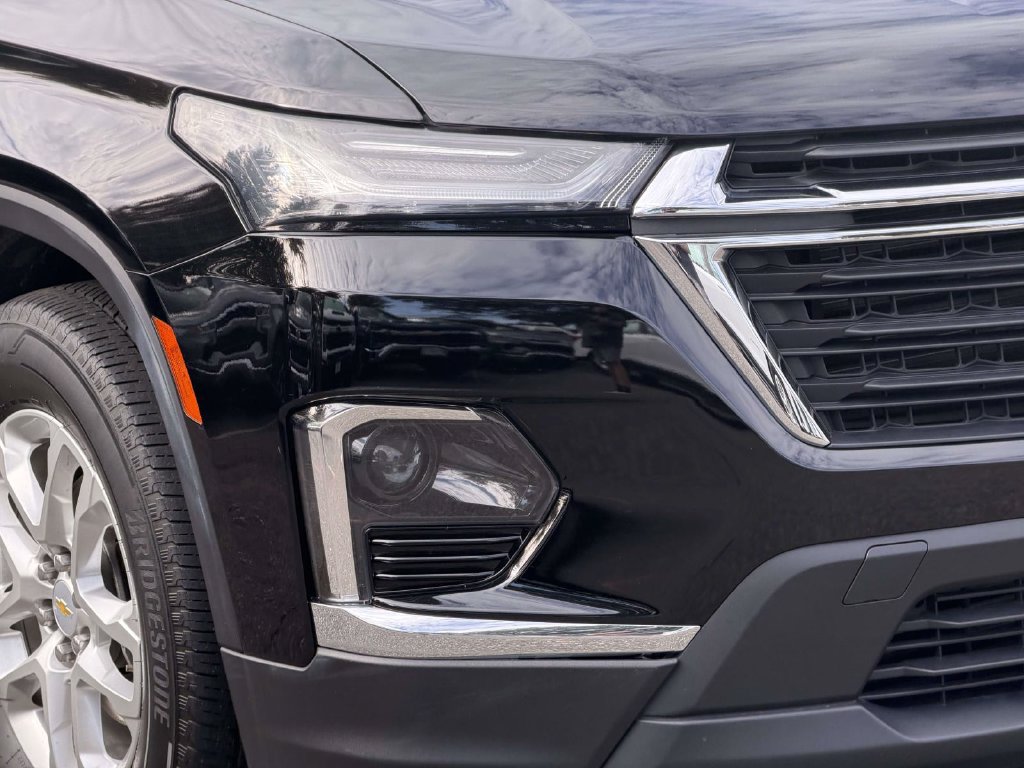 Used 2023 Chevrolet Traverse LS w/ Safety Package AWD/4WD image 8