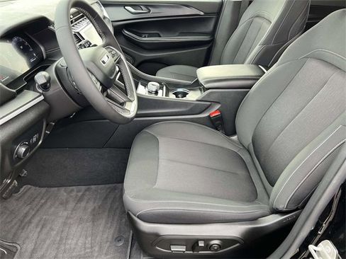 Used 2024 Jeep Grand Cherokee L Laredo image 24