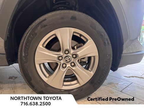 Used 2025 Toyota RAV4 XLE AWD/4WD image 9