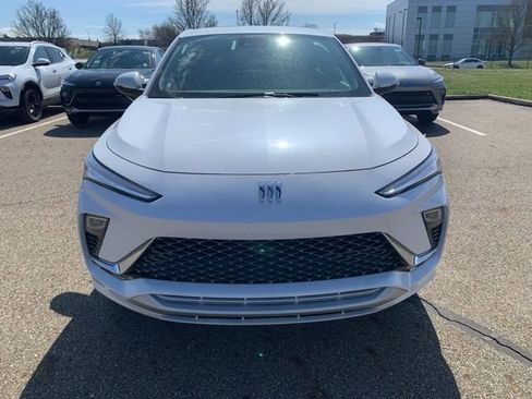 New 2026 Buick Envista Avenir image 9
