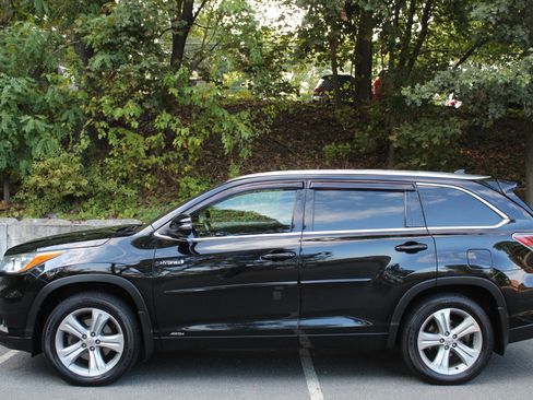 Used 2016 Toyota Highlander Limited Platinum image 6