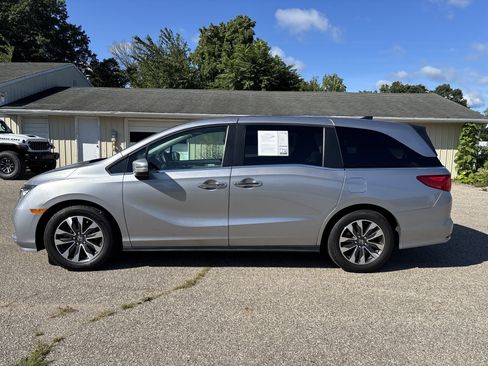 Used 2022 Honda Odyssey EX-L image 2