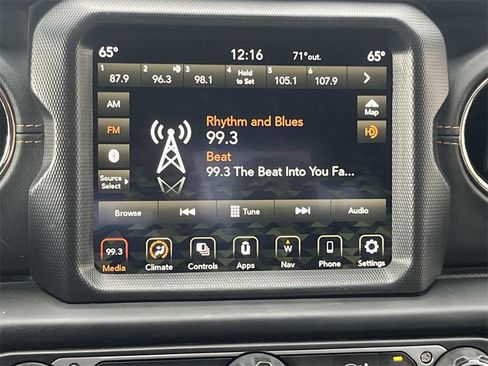 Used 2021 Jeep Gladiator Overland image 25