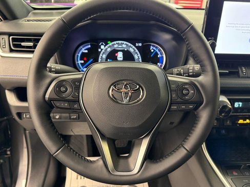 Used 2025 Toyota RAV4 XSE w/ Weather Package image 5