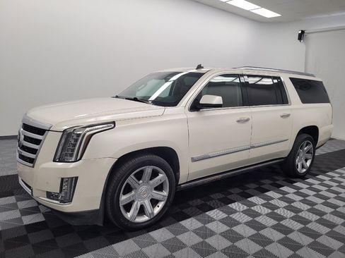 Used 2015 Cadillac Escalade ESV Premium image 2