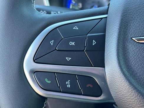 New 2026 Chrysler Pacifica Select image 13