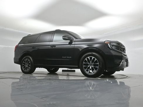 Certified 2025 Ford Expedition Platinum image 4