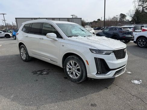 Used 2024 Cadillac XT6 Luxury w/ LPO, Floor Liner Package image 9