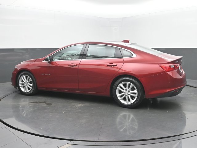 Used 2017 Chevrolet Malibu LT FWD image 3
