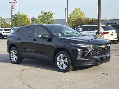 Used 2024 Chevrolet Trax LS FWD image 7