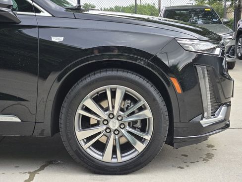 Used 2022 Cadillac XT6 Premium Luxury w/ Platinum Package FWD image 13