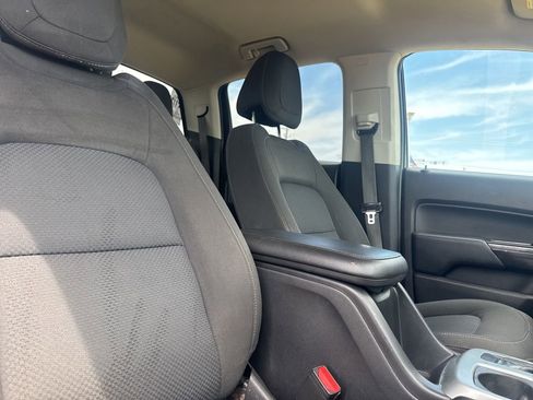 Used 2017 Chevrolet Colorado LT w/ LT Convenience Package RWD image 32