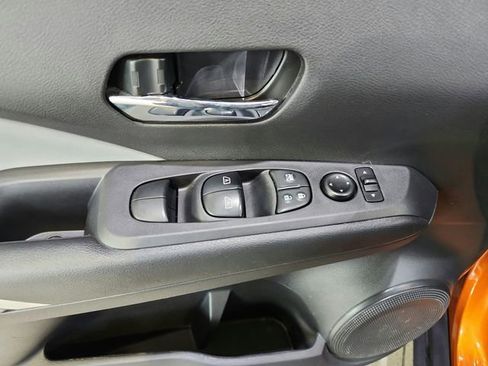 Used 2023 Nissan Kicks SR w/ SR Premium Package FWD image 17