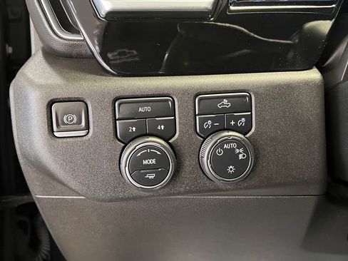 Used 2022 Chevrolet Silverado 1500 LT image 24