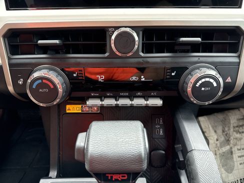 Certified 2024 Toyota Tacoma TRD Off-Road w/ TRD Off Road Upgrade Package AWD/4WD image 16