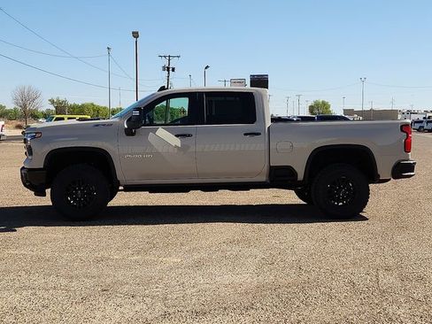 New 2026 Chevrolet Silverado 2500 ZR2 image 2