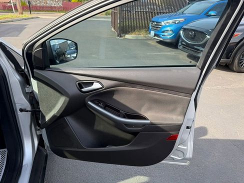 Used 2013 Ford Focus Titanium w/ Titanium Handling Pkg FWD image 15