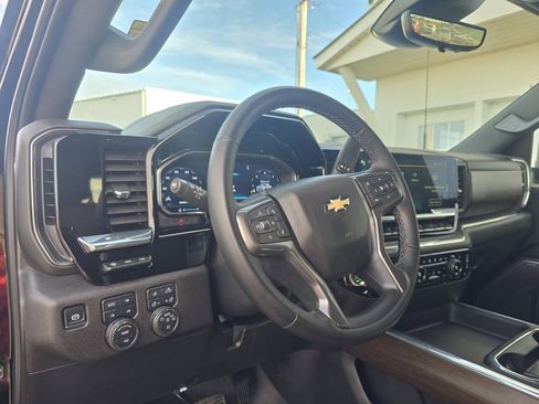 Used 2025 Chevrolet Silverado 2500 High Country w/ High Country Premium Package image 16