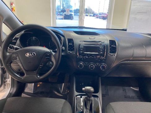 Used 2017 Kia Forte LX image 21