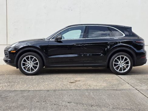 Used 2020 Porsche Cayenne image 2