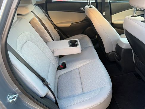 Used 2023 Hyundai Kona SE w/ Cargo Package image 7