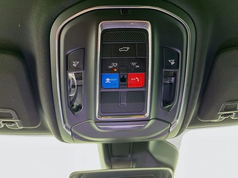 Used 2025 Jeep Grand Cherokee Limited w/ Black Appearance Package image 23