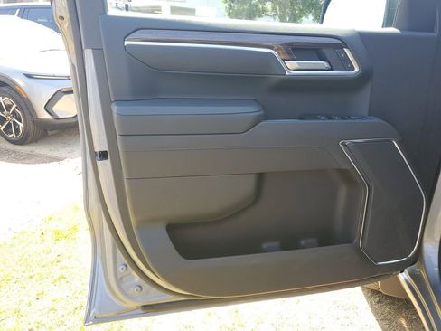 Used 2025 Chevrolet Silverado 1500 LT w/ Safety Package image 19