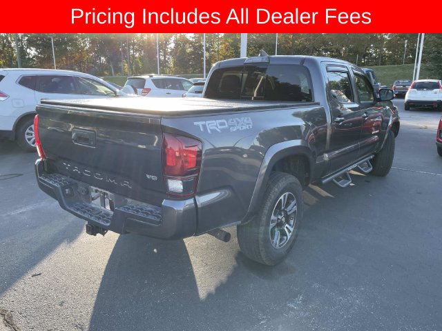 Used 2018 Toyota Tacoma TRD Sport AWD/4WD image 9