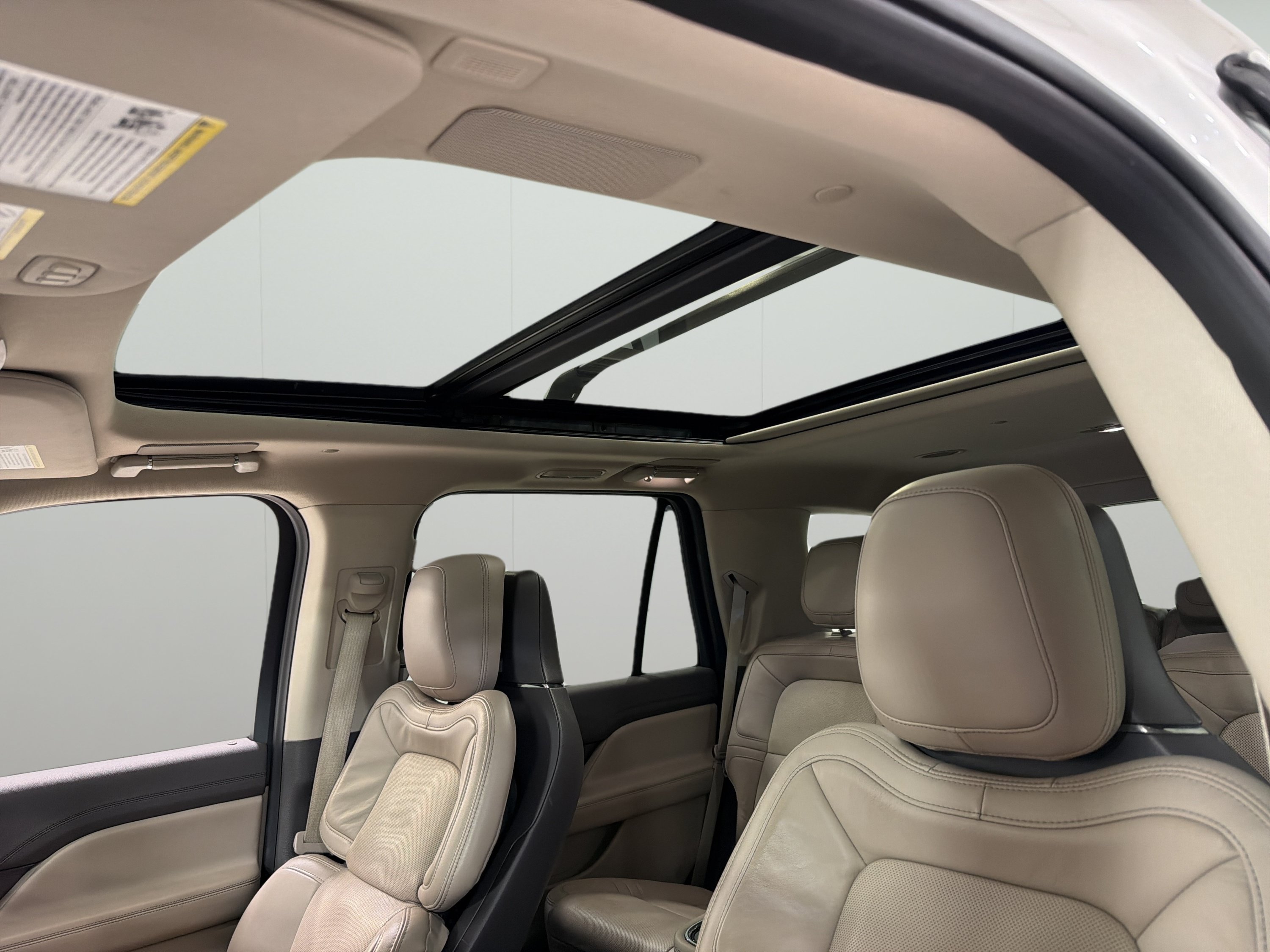 Used 2022 Lincoln Navigator Reserve AWD/4WD image 8