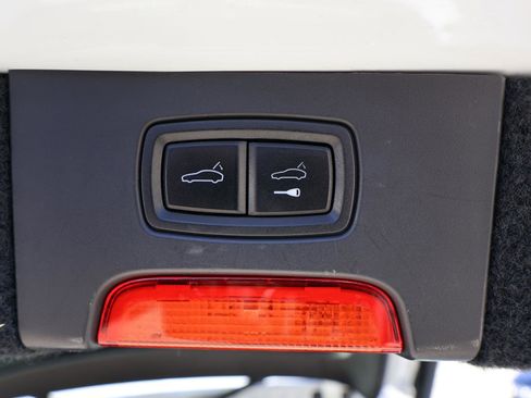 Used 2018 Porsche Cayenne Platinum Edition image 30