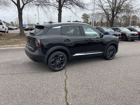 New 2025 Nissan Kicks SR AWD/4WD image 4