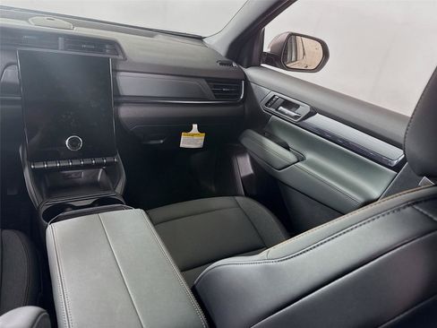 New 2026 GMC Terrain AT4 w/ Convenience Package III AWD/4WD image 17