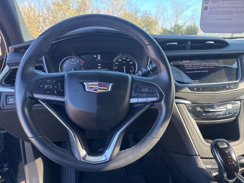 Used 2023 Cadillac XT6 Luxury image 20