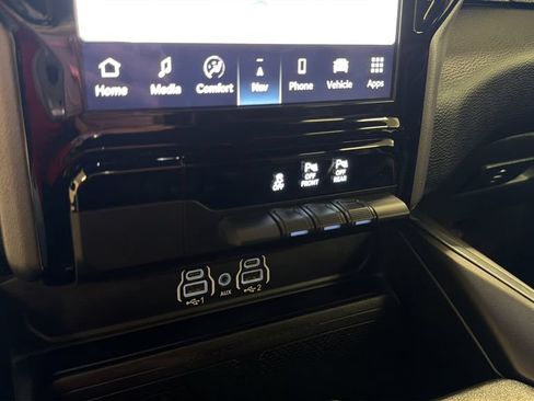 Used 2025 RAM 1500 Laramie AWD/4WD image 20