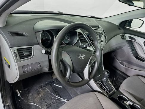 Used 2015 Hyundai Elantra SE FWD image 15