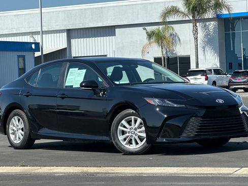 Used 2025 Toyota Camry LE FWD image 2