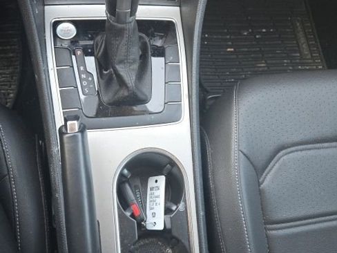 Used 2020 Volkswagen Passat 2.0T SE image 17