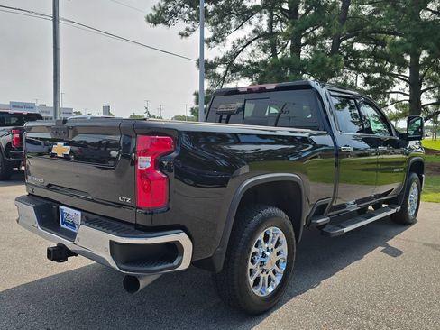 Used 2024 Chevrolet Silverado 2500 LTZ w/ LTZ Premium Package AWD/4WD image 5