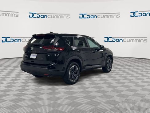 Used 2024 Nissan Rogue SV FWD image 8