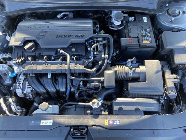 Used 2025 Hyundai Elantra Sport FWD image 27