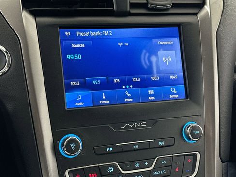 Used 2019 Ford Fusion SEL image 23