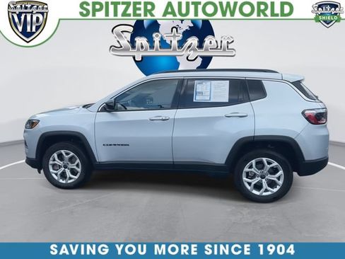 Used 2025 Jeep Compass Latitude AWD/4WD image 6