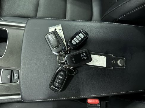 Used 2018 Honda Accord Sport image 32