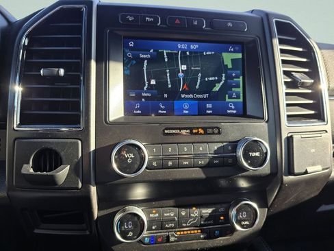 Used 2021 Ford Expedition Limited image 11