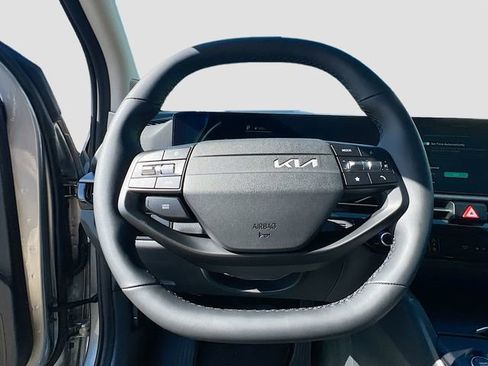 New 2026 Kia Sportage LX image 11