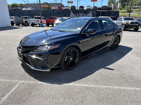 Used 2024 Toyota Camry XSE FWD image 7